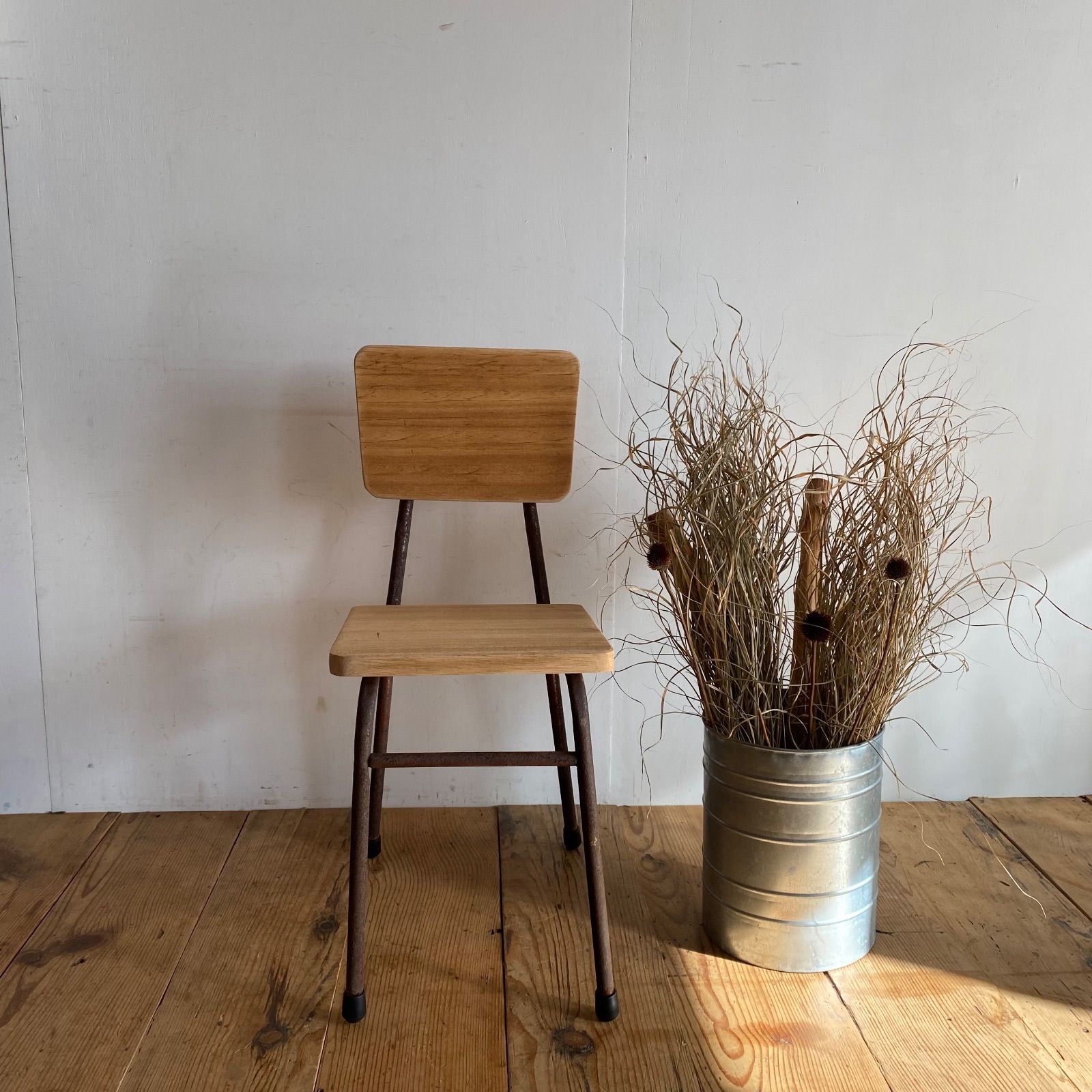 木製椅子　昭和レトロ　アンティークチェア　イス　ヴィンテージ　古民家　学校 木製椅子 昭和レトロ アンティークチェア イス ヴィンテージ 古民家