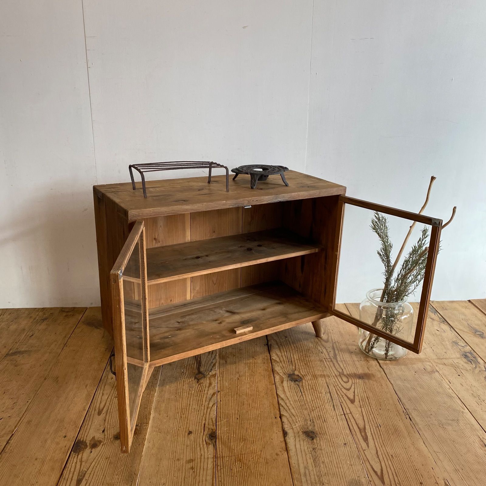 アンティーク 古家具 木製 ガラス戸 キャビネット 収納棚 食器棚