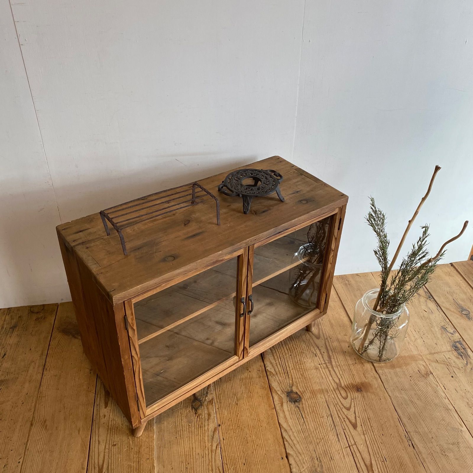 アンティーク 古家具 木製 ガラス戸 キャビネット 収納棚 食器棚