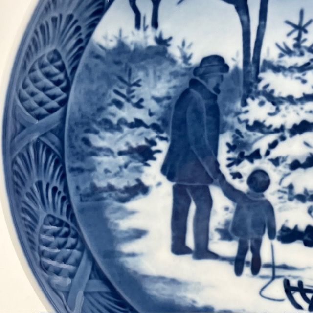 【ロイヤルコペンハーゲン】　１９１２年・イヤープレート　クリスマスツリーと老夫婦 ROYAL COPENHAGEN（ロイヤルコペンハーゲン） イヤープレート 1912年