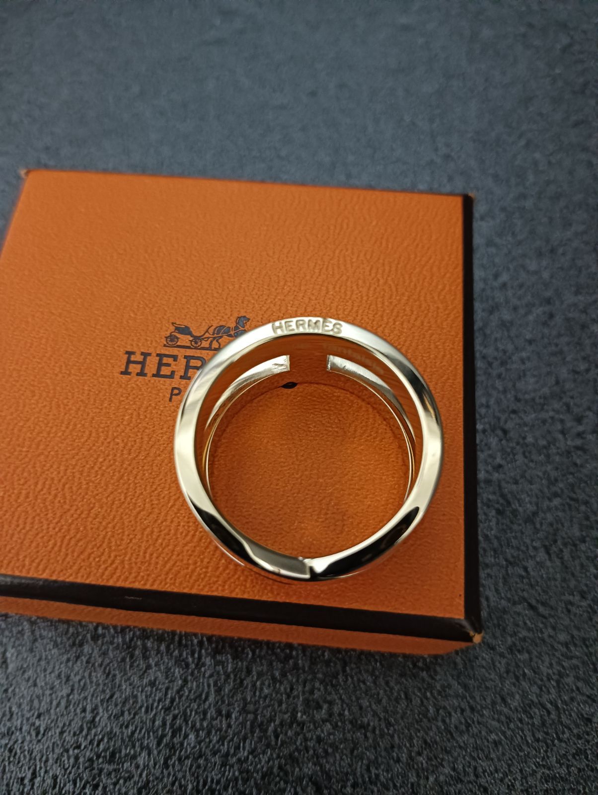 HERMES エルメス エトリエ スカーフリング き