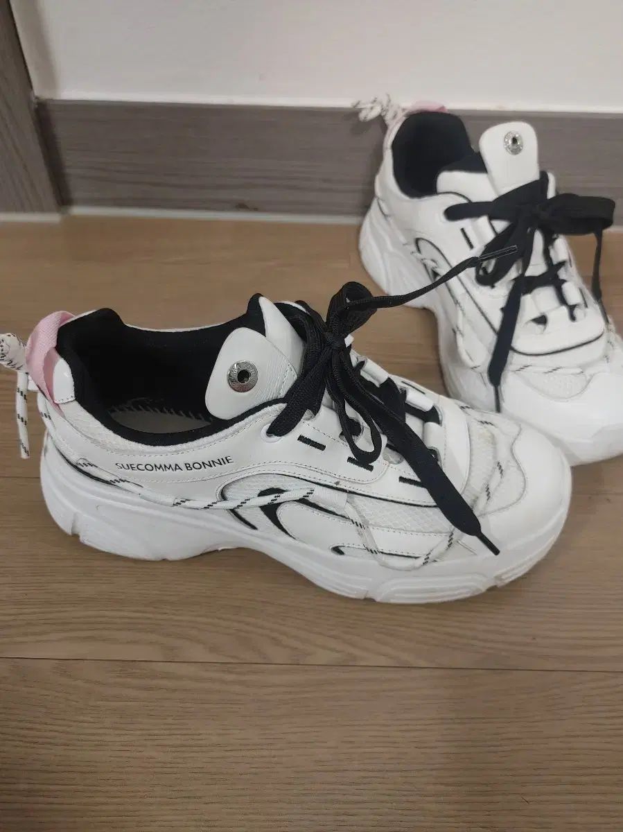 シューコンマボニー ランナー