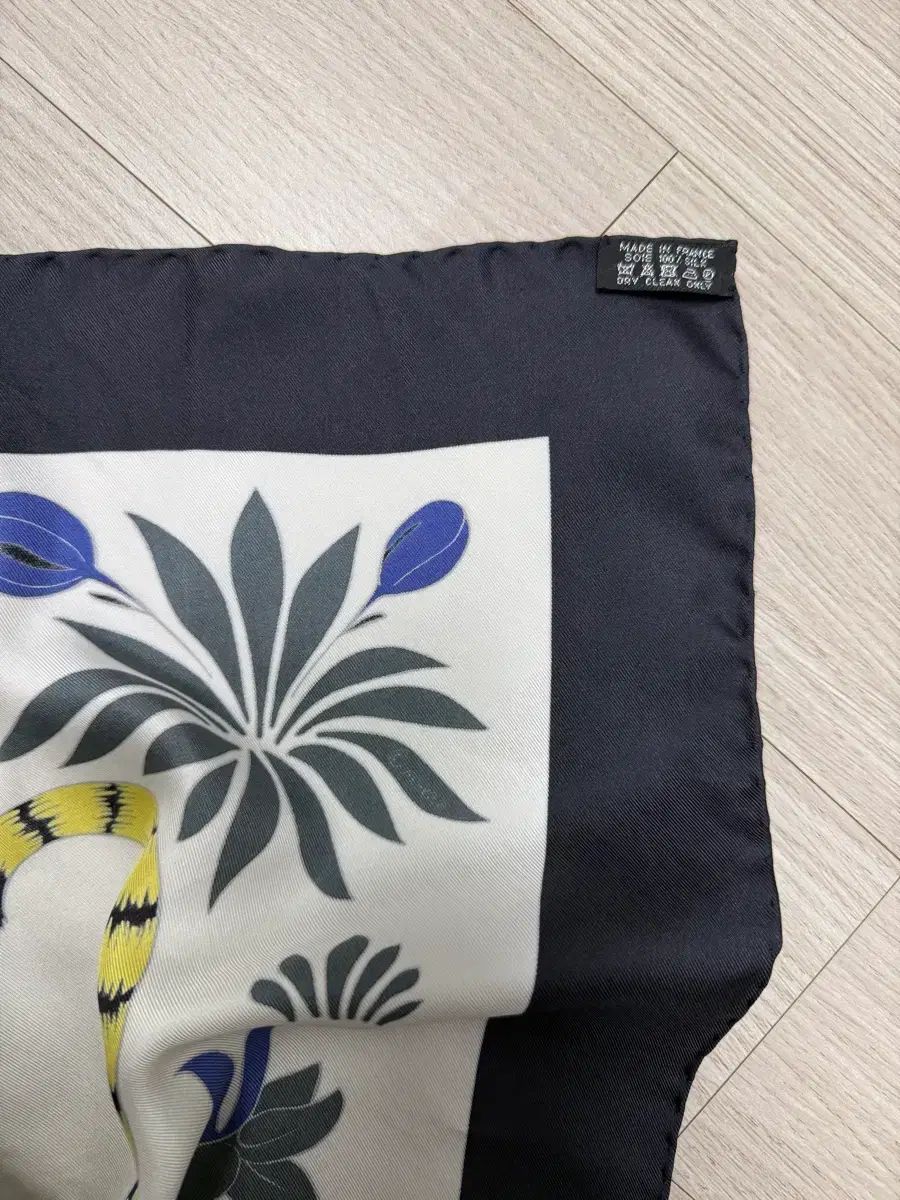 Hermes エルメス ヒョウ柄 レオパード スカーフ カレ 90