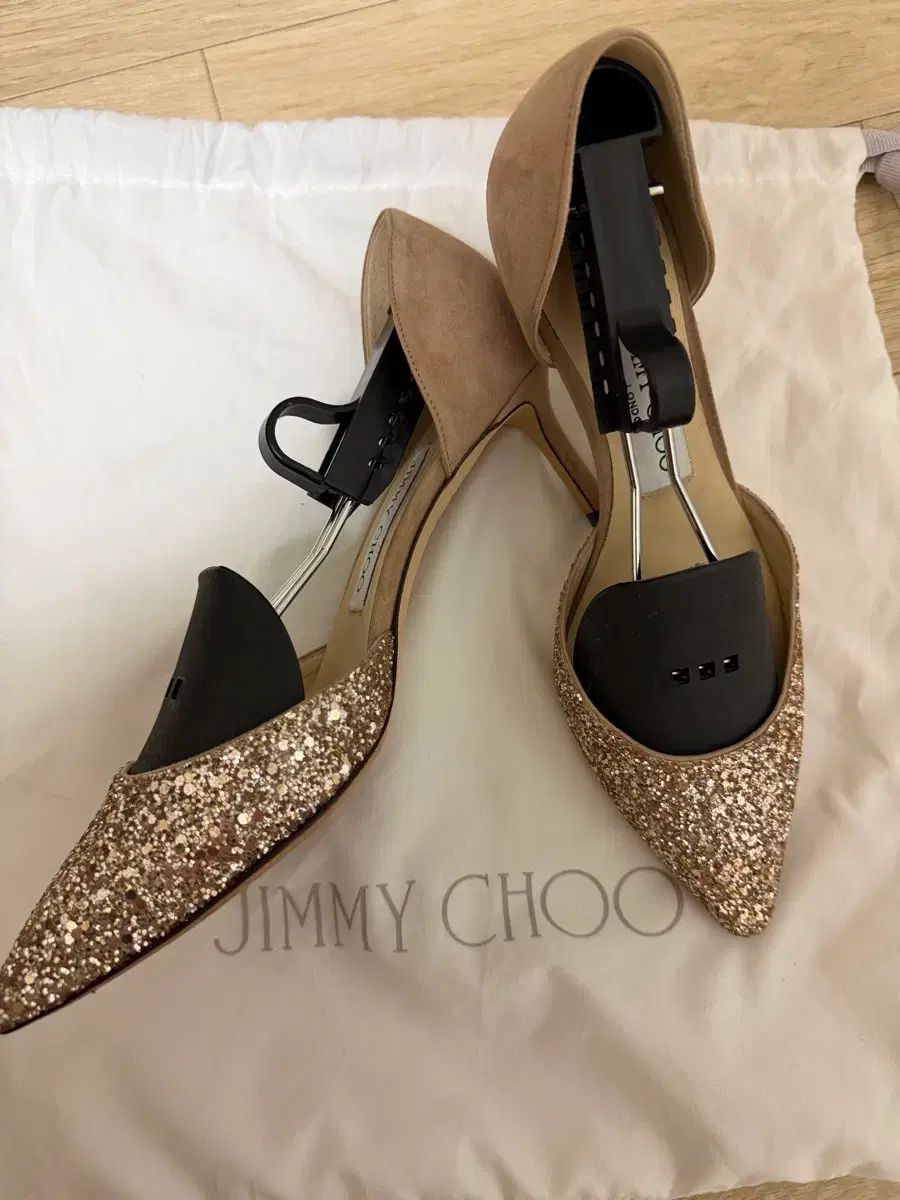 ジミーチュウ グリッターヒール シャンパン - メルカリ