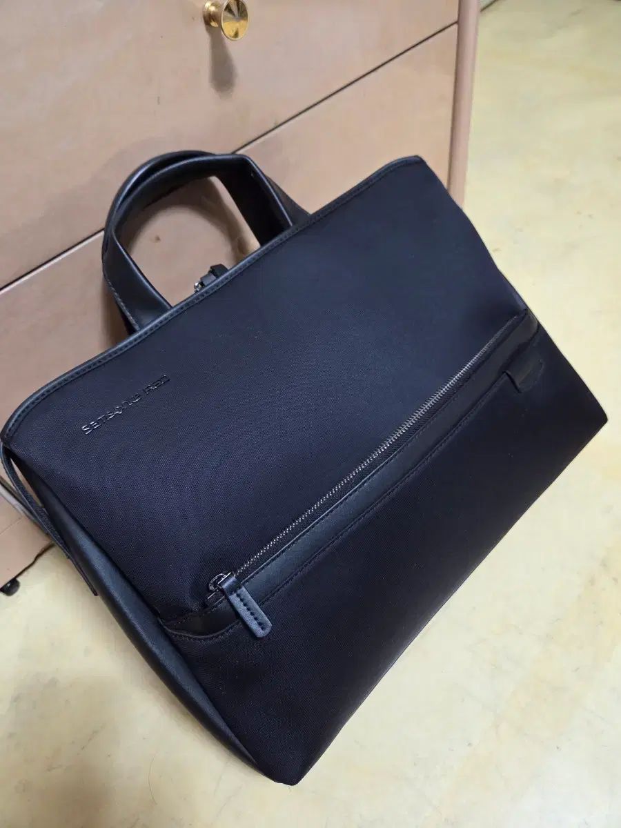 ラグジュアリー ブリーフケース