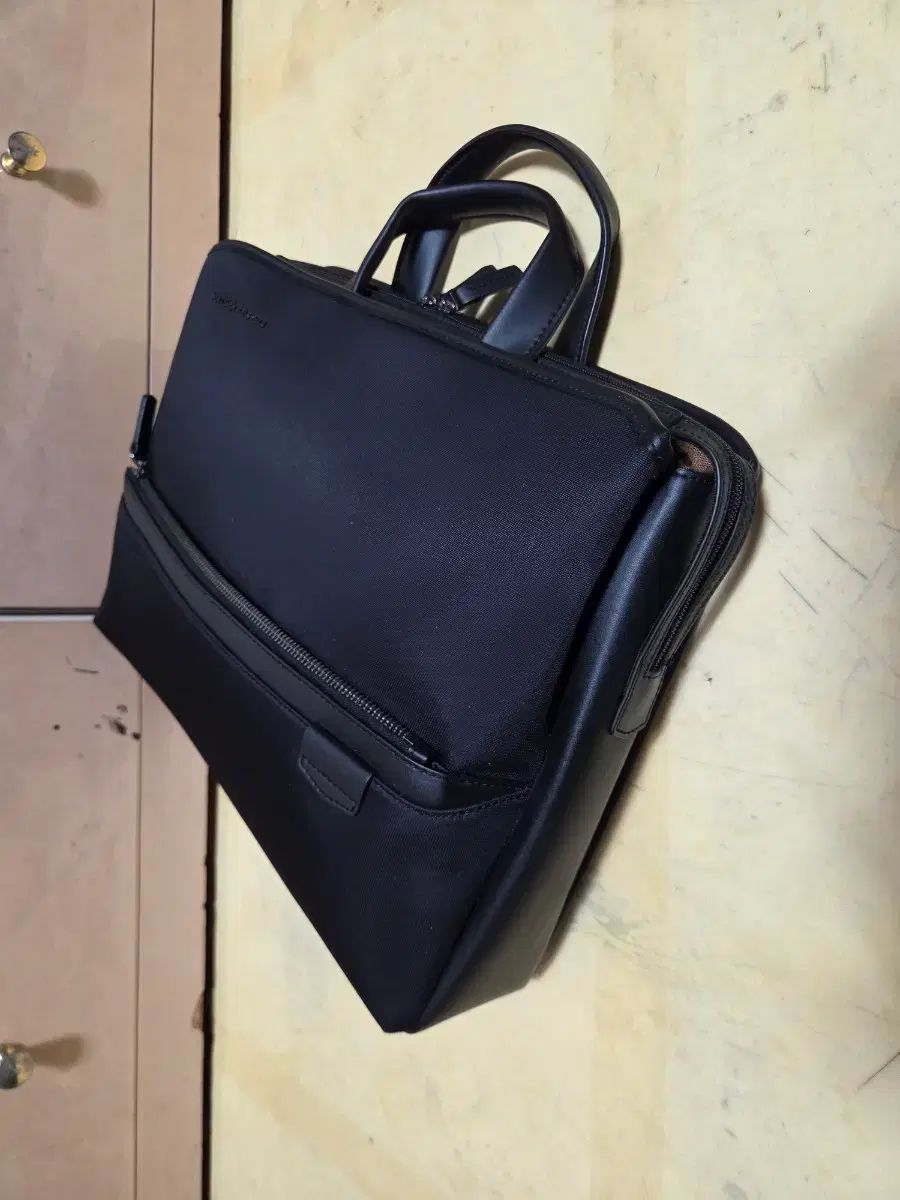 ラグジュアリー ブリーフケース