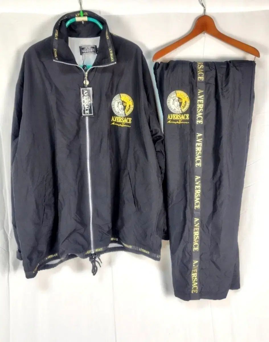 ヴェルサーチェ ブラック トレーニングウェア セット