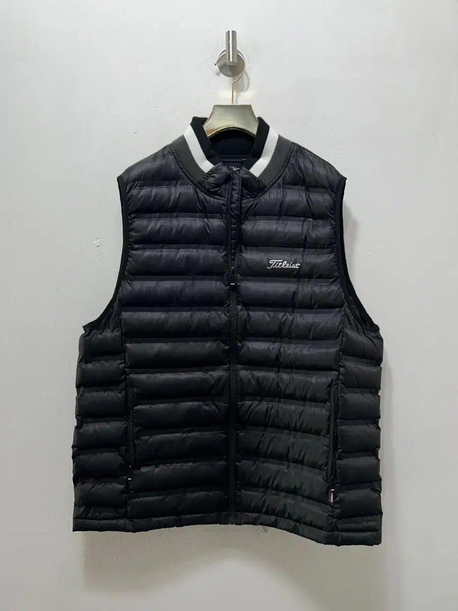 Titleist(タイトリスト) ブラック ダウン ベスト XL - メルカリ