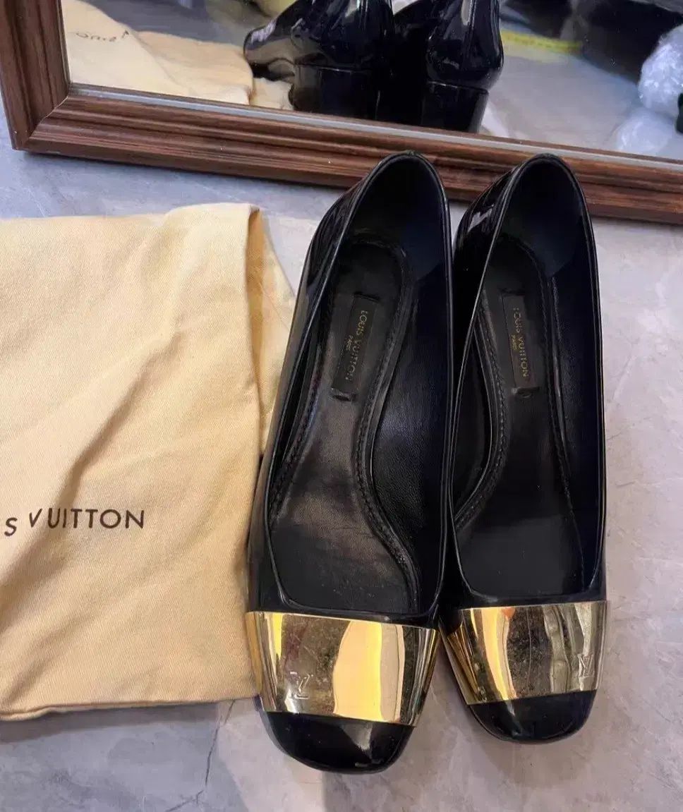 ルイヴィトン ブラック ゴールド レディース 靴 37