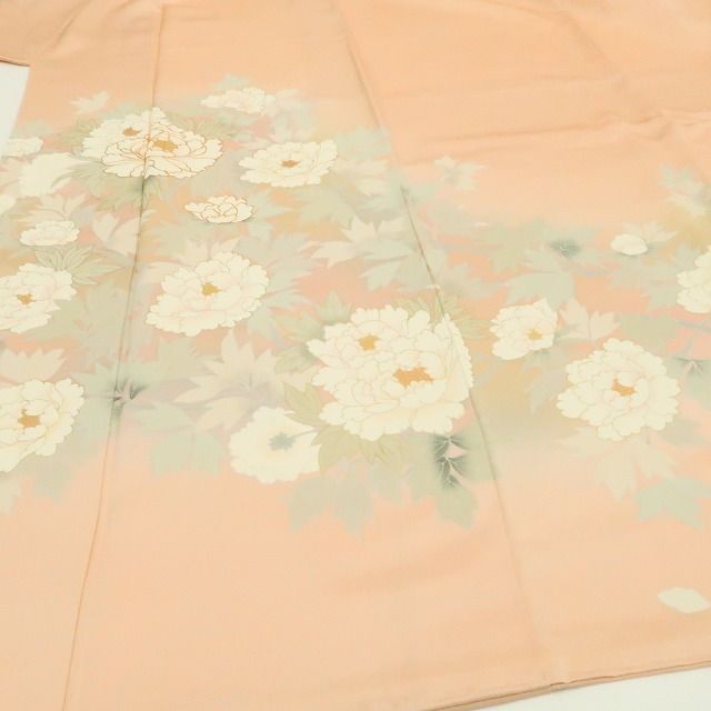 立ち姿も座る姿も歩く姿も牡丹の花”訪問着