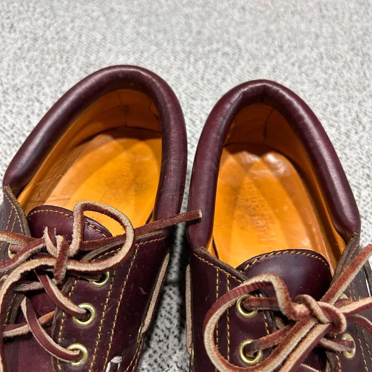 ボートシューズ