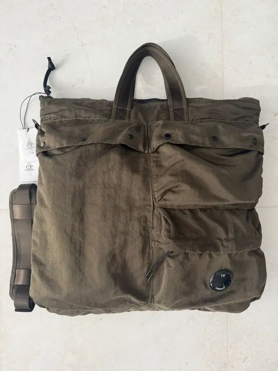 C P COMPANY シーピーカンパニー ナイロンB トートバッグ レンズバッグ クロスバック カーキ