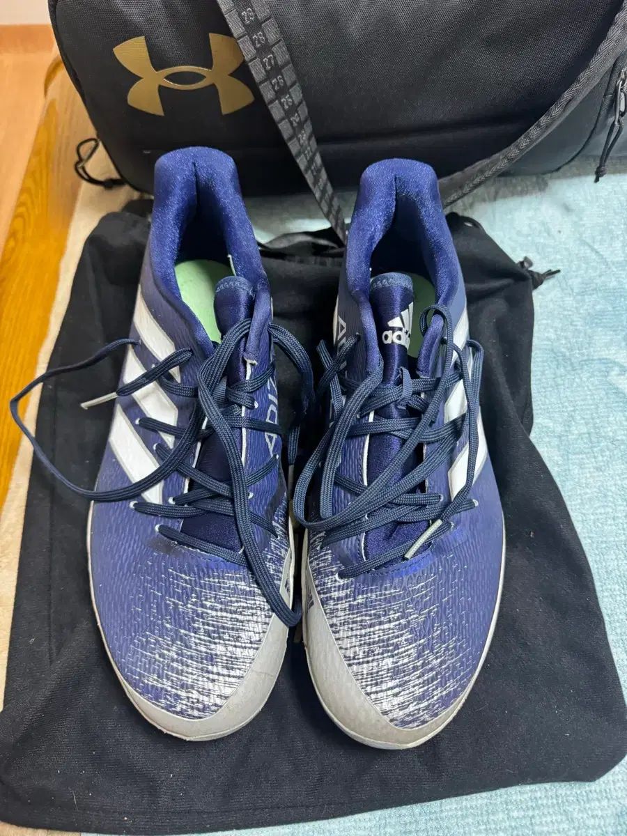 アディダス アディゼロ 野球 スパイク