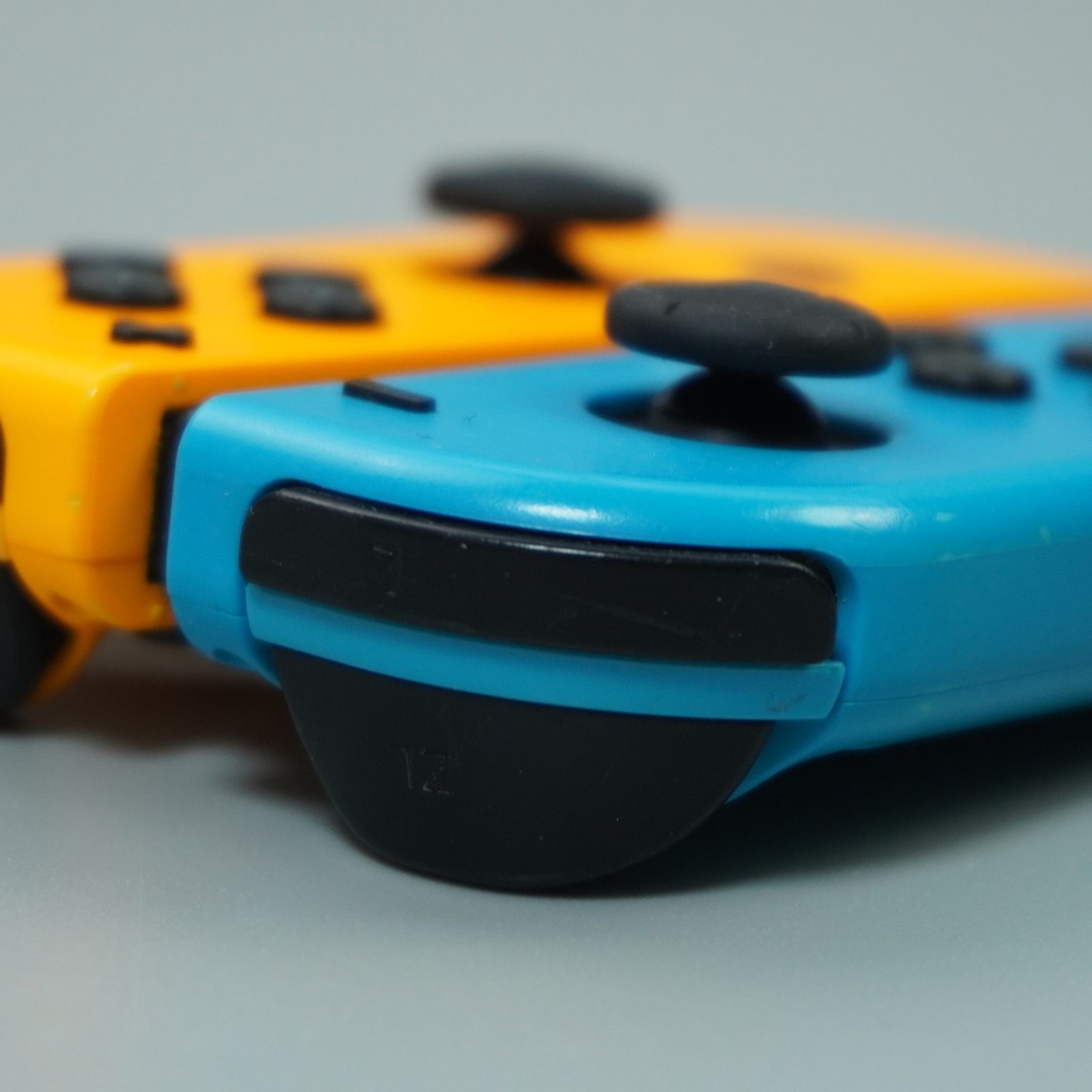 m331Nintendo Switch ジョイコン ネオンブルー ネオンオレンジ