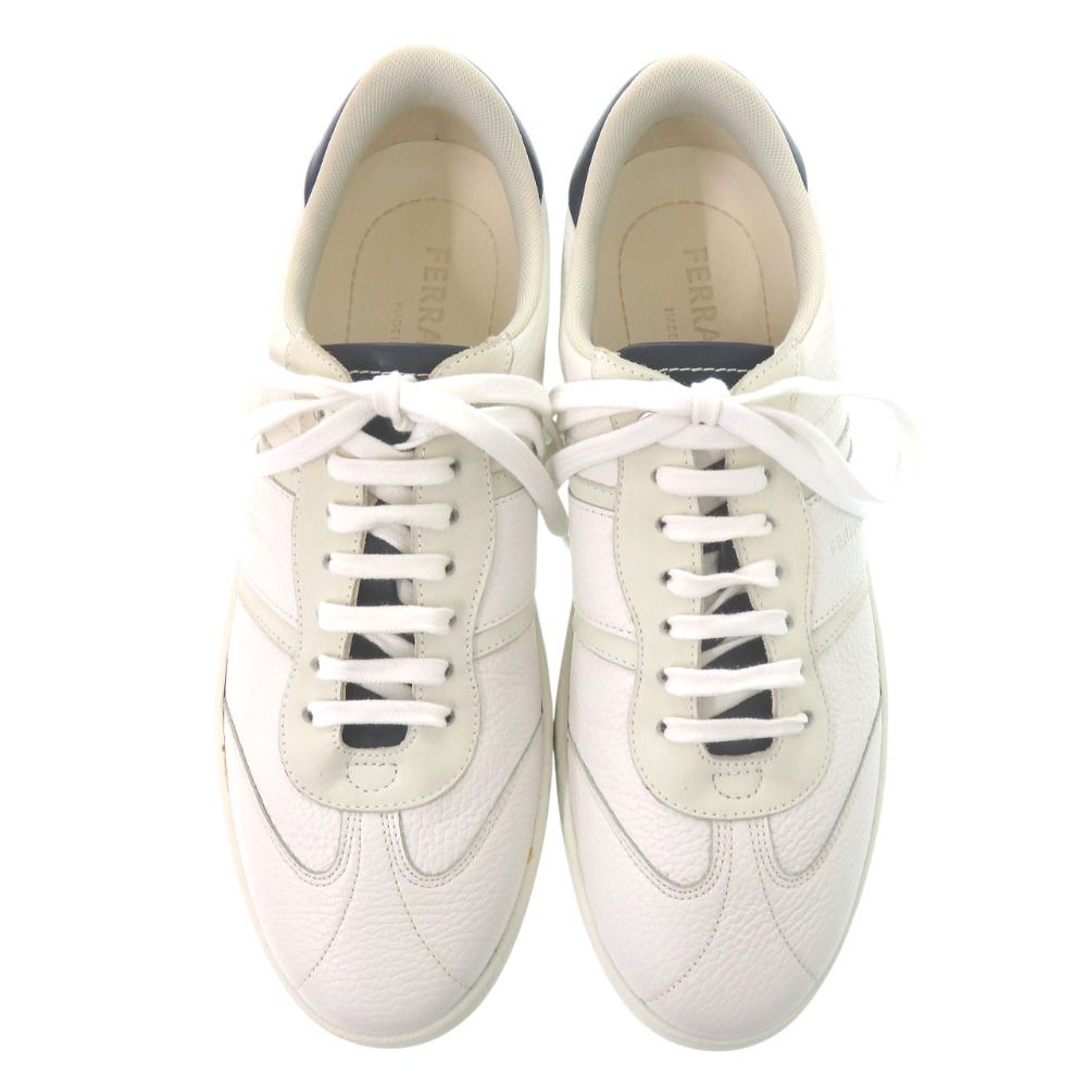 スウェード ホワイト