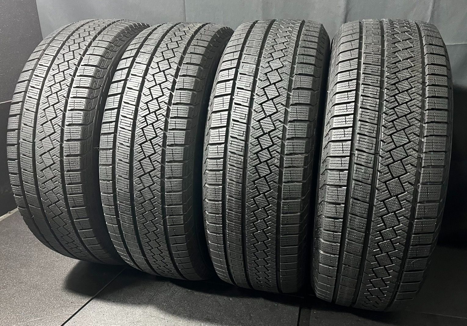 2025 2025年製 約9分山 ピレリ PIRELLI アイスゼロ ICE ZERO 225 60 R 17 4本 h_985