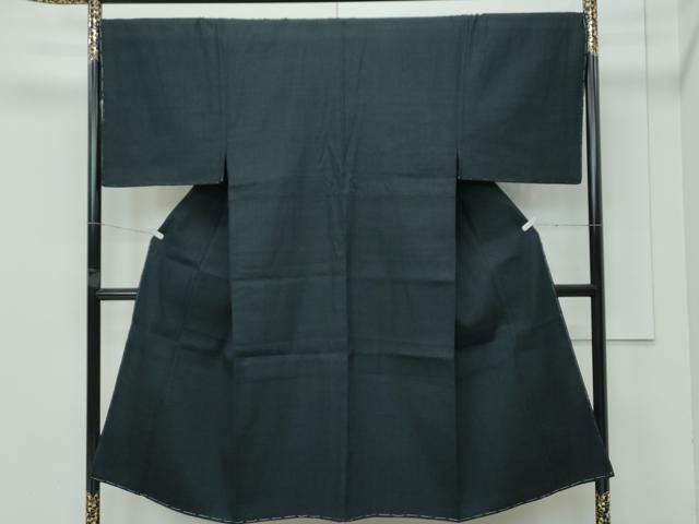 紬屋吉平 本場結城紬 重要無形文化財 男性 色無地 黒緑色 証紙付き ♥ s 6