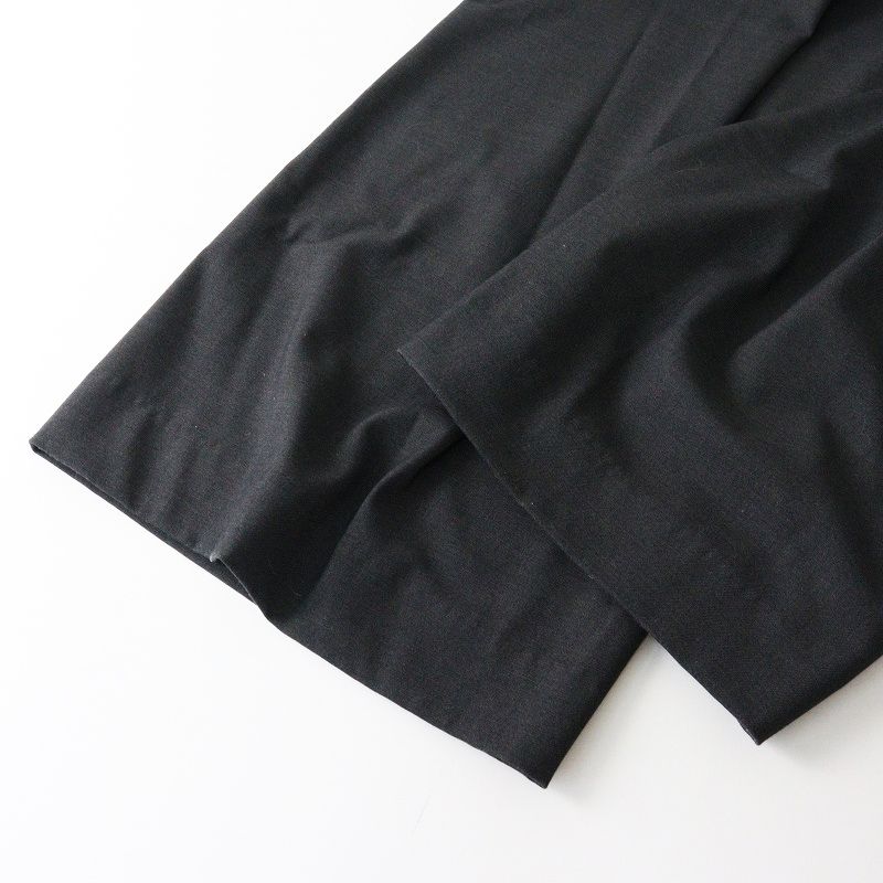 F チャコールグレー