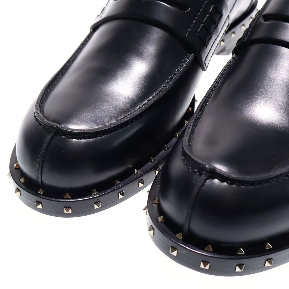 スタッズ付き レザー