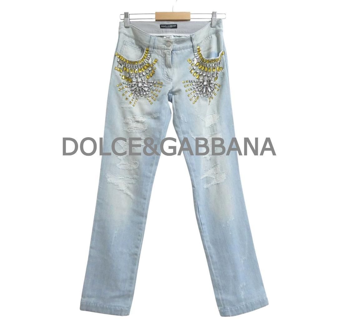 DOLCE GABBANA ドルチェアンドガッバーナ サイズ38 ラインストーン ビジュー ロゴプレート ダメージ加工 テーパード デニムパンツ ジーンズ ジーパン 水色 ライトブルー レディース