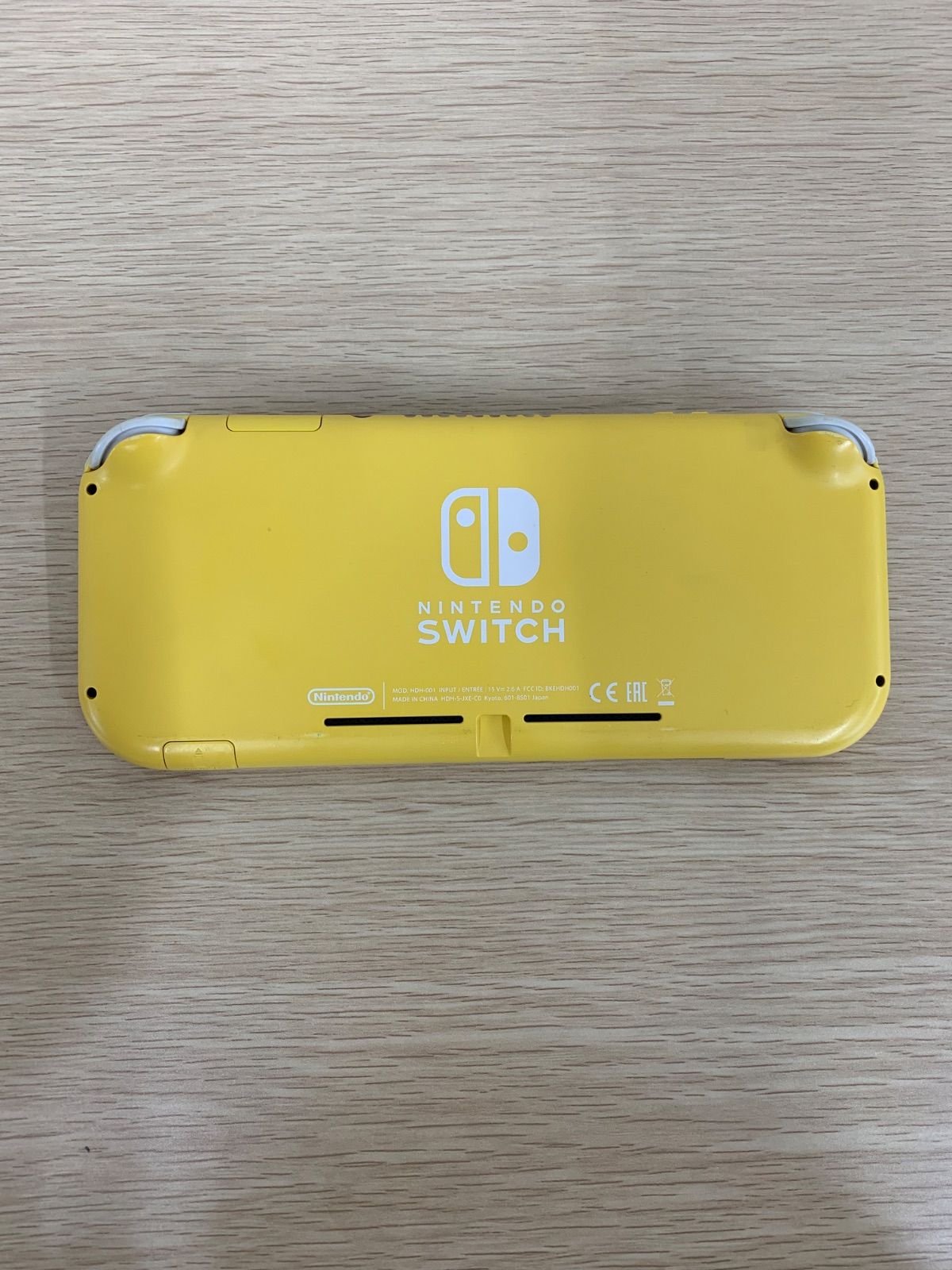 ☆3【初期化済み】Nintendo Switch Lite イエロー HDH-001【ゲーム機