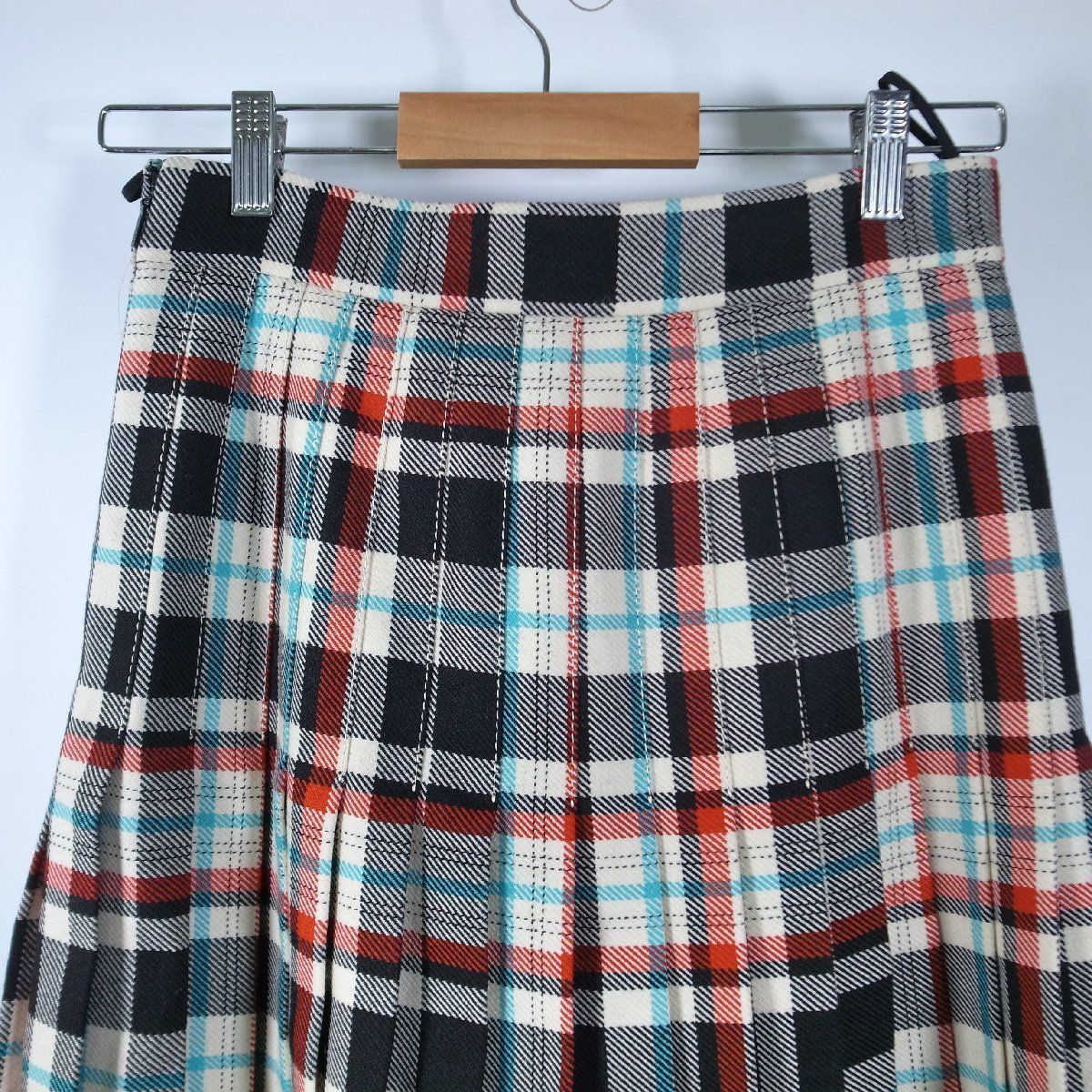 GUCCI グッチ GGロゴ チェック柄 プリーツロングスカート GUCCI グッチ GGロゴ チェック柄 プリーツロングスカート