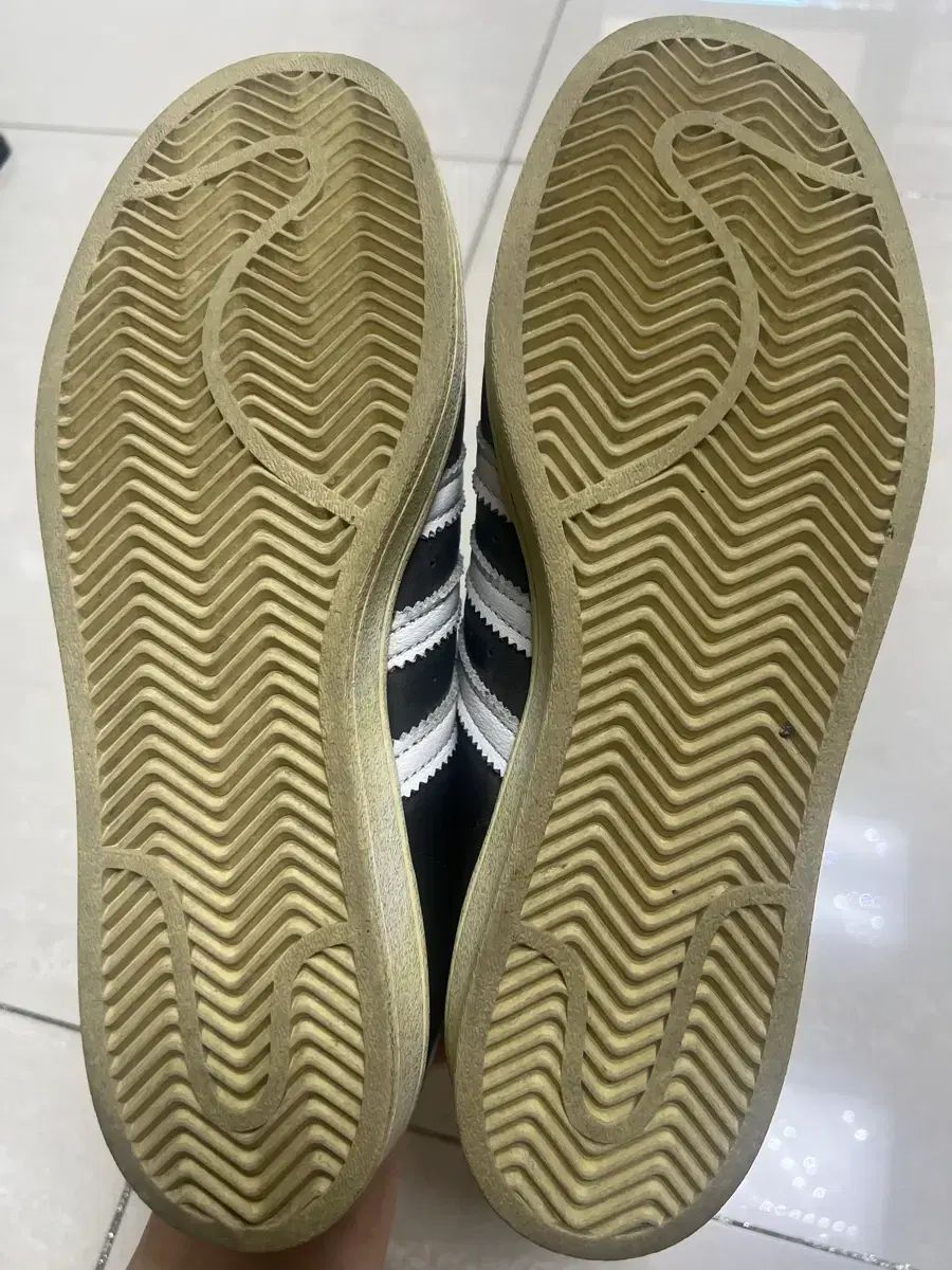  265 アディダス SUPERSTAR ム ブラック ホワイト スニーカー 靴