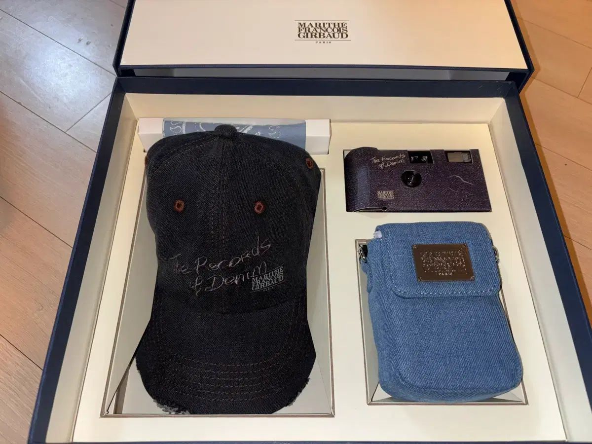 マリテフランソワジルボー デニム セット 帽子 バッグ カメラ