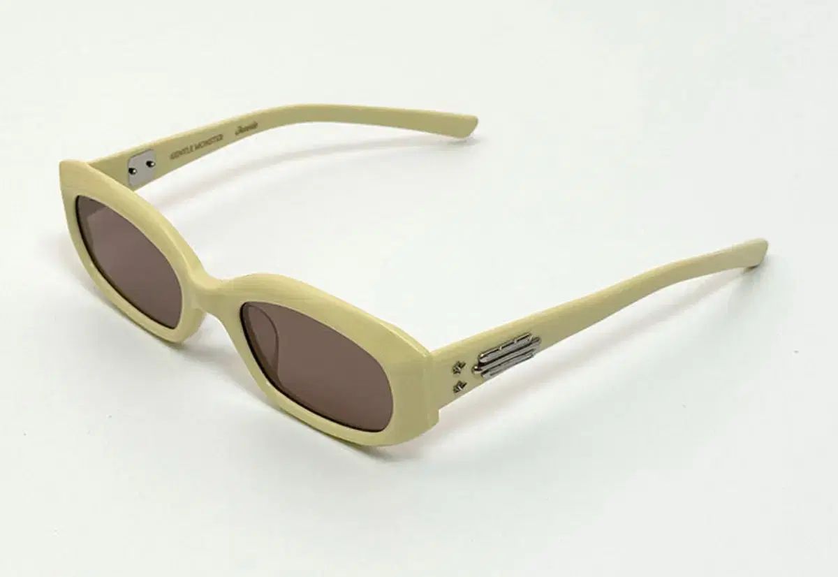  ジェントル MONSTER x ジェニ サロン ウィスピー イエロー サングラス 小物