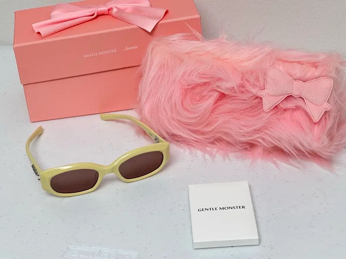 ジェントル MONSTER x ジェニ サロン ウィスピー イエロー