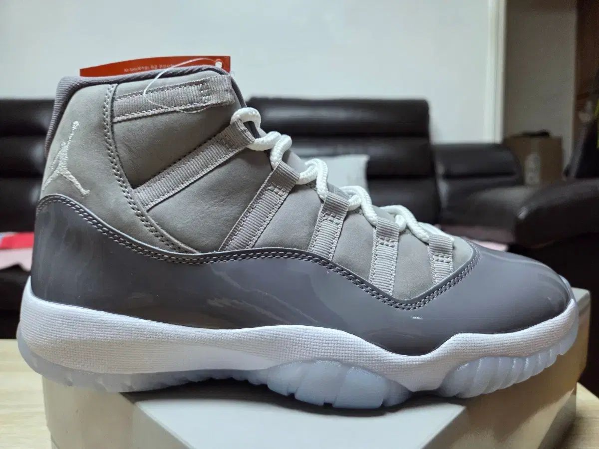 275 ジョーダン11 クールグレー 2021