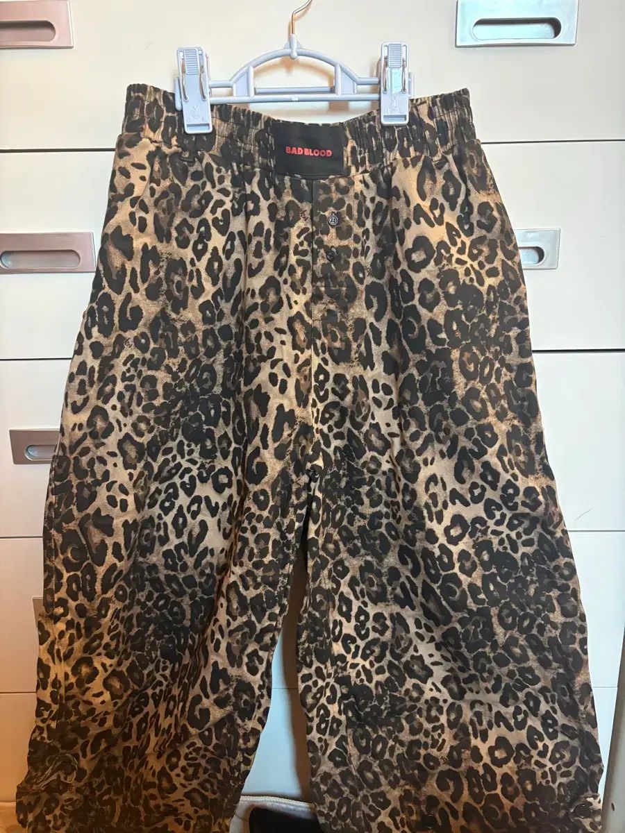 BADBLOOD バッドブラッド ヒョウ柄 レオパード パンツ