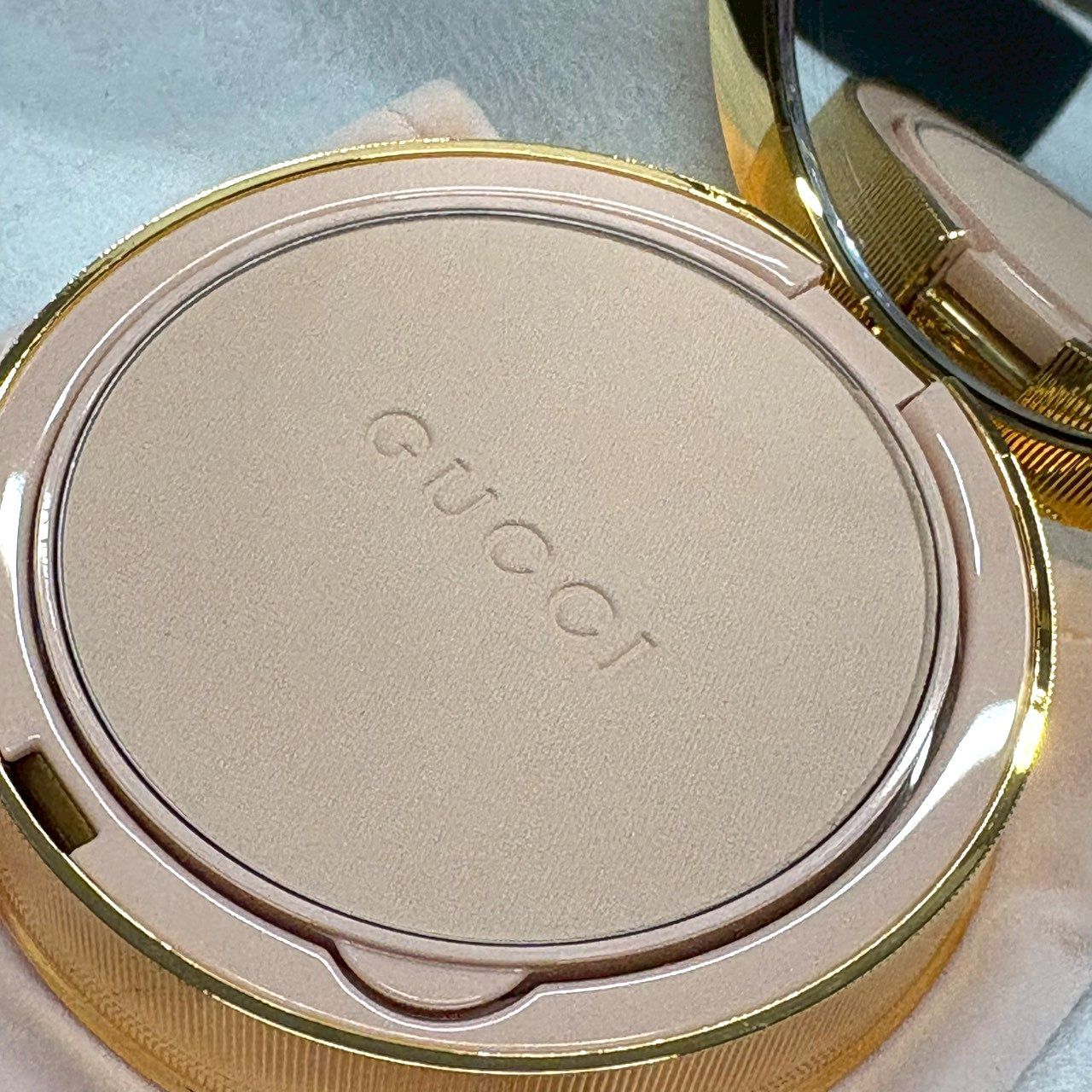 【新品・未使用】GUCCI グッチ プードル ドゥ ボーテ マットナチュレル02 新品・未使用品】GUCCI グッチ プードル ドゥ ボーテ マット