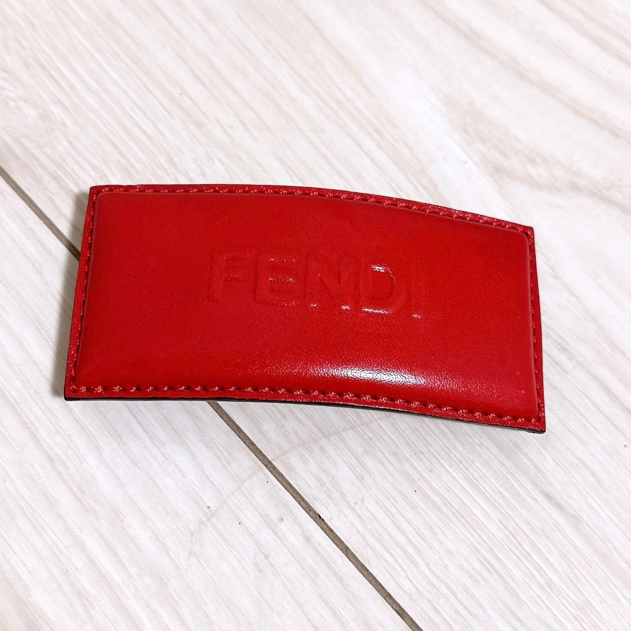 美品) FENDI(フェンディ)バレッタ レザー 髪留め - メルカリ