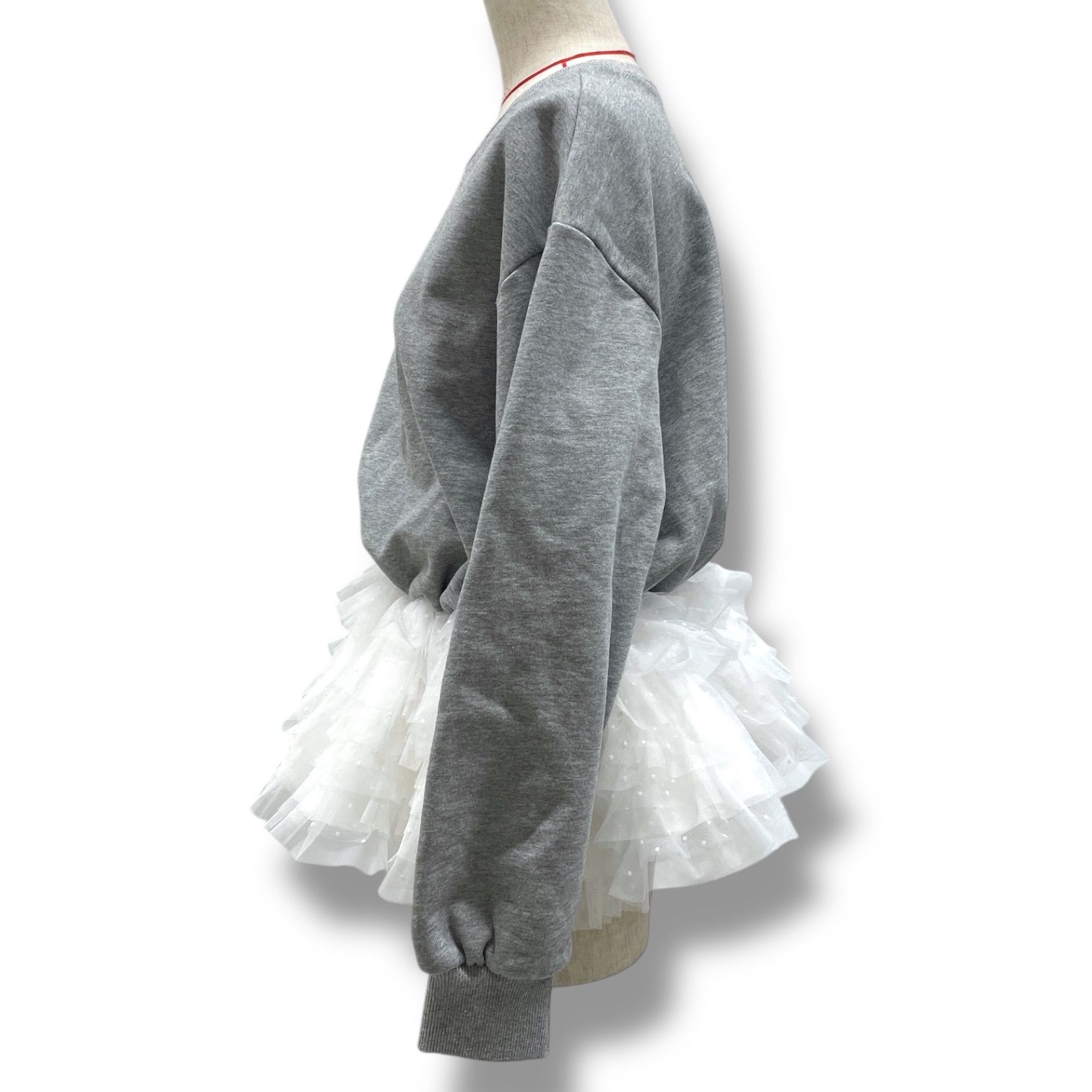 ミルフィーユフリルスウェット　グレー　完売品 fitmore ミルフィーユフリルスウェット グレー - メルカリ