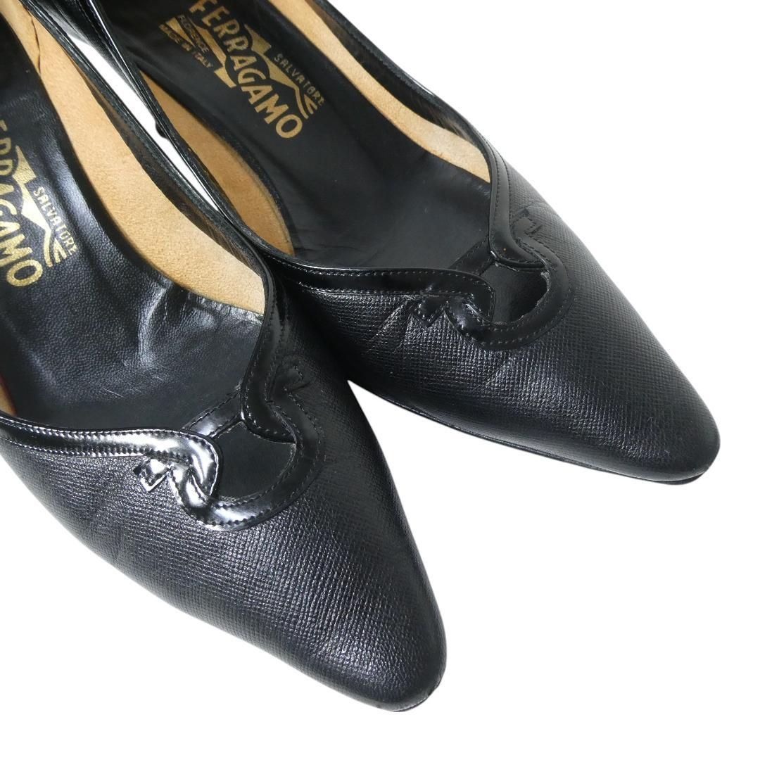 ポインテッドトゥ