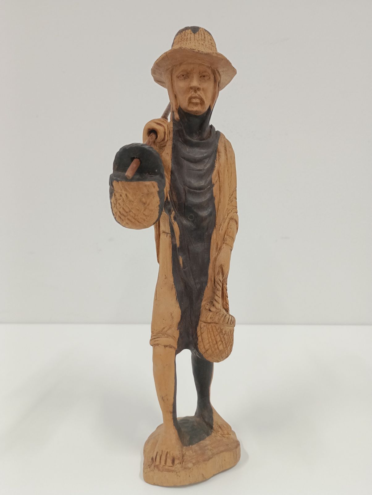 木彫り人形 アイヌ ニポポ人形 北海道 木彫り 29センチ - メルカリ