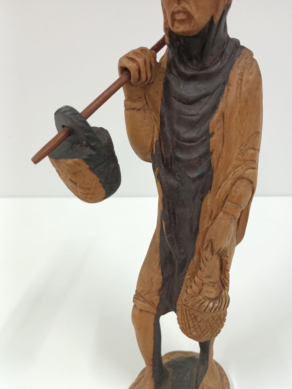 木彫り人形 置物 民芸品 AZ-879408B - メルカリ