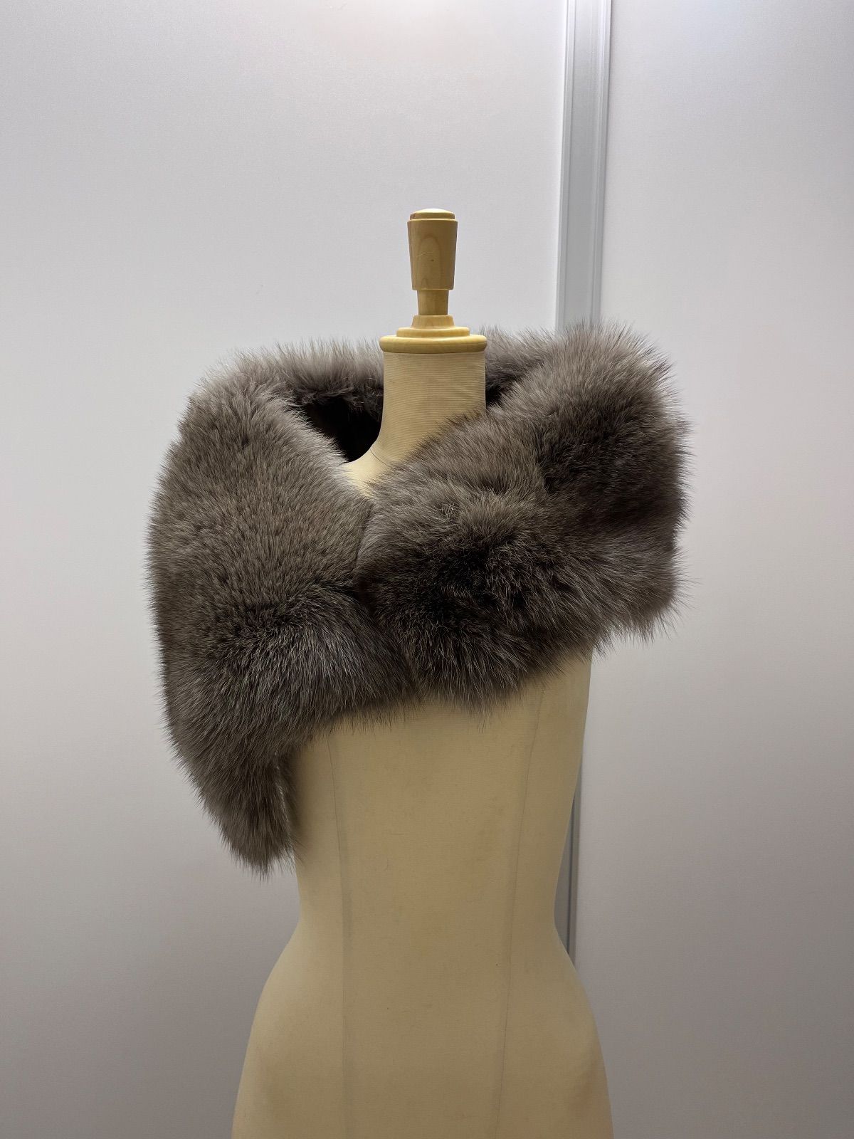 SAGA FURS フォックスファーショール C26010613 - メルカリ