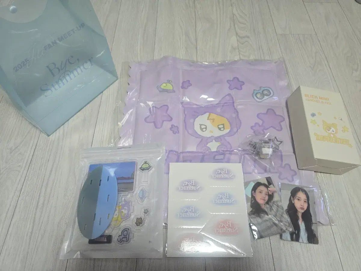 IU 2025 ファンミーティング グッズ