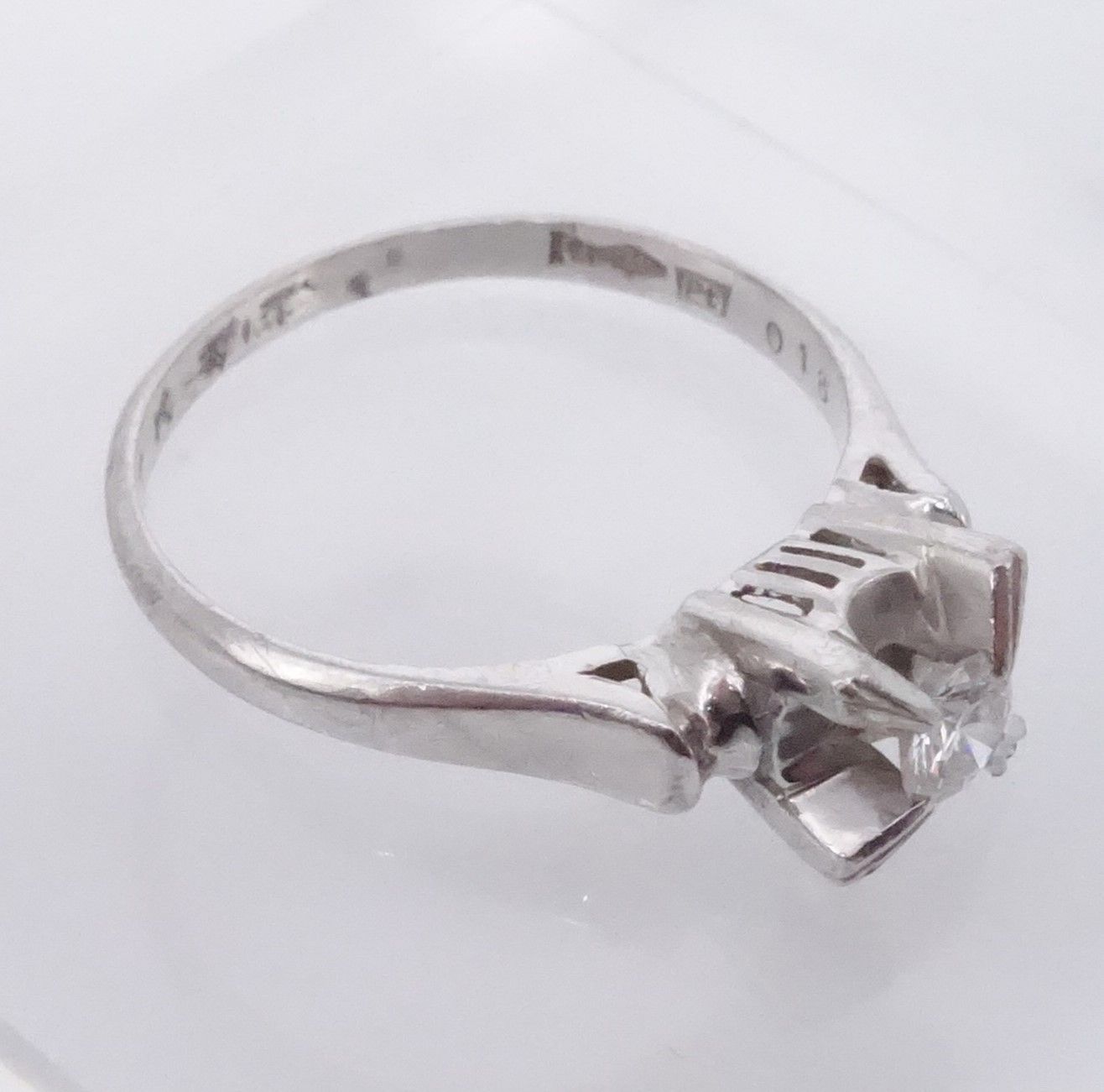 18金 プラチナ混合リング 彫金 アンティーク　造幣局ホールマーク刻印入 楽天市場】純金 鍛造 槌目 リング 造幣局ホールマーク入り 幅約1.5mm