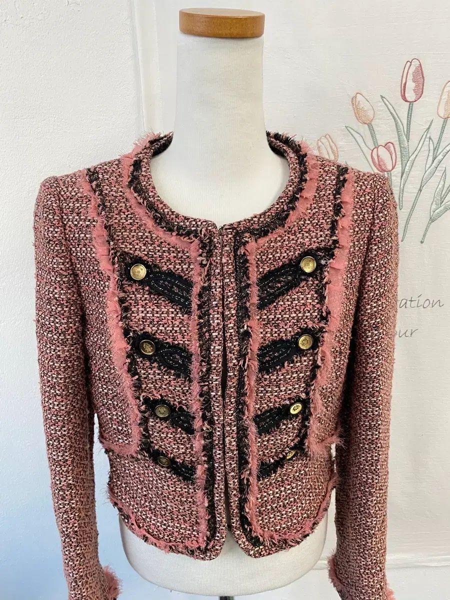 ツイード ピンク ローズ ジャケット ゴールド ボタン 装飾 - メルカリ