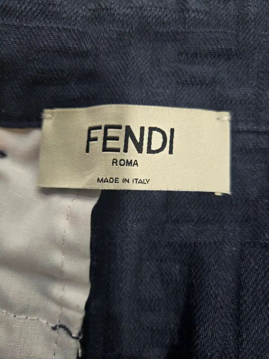 フェンディ ロゴ