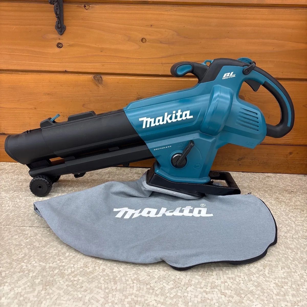 マキタ 18 V 充電式ブロワ 集じん MUB 187 D ♥