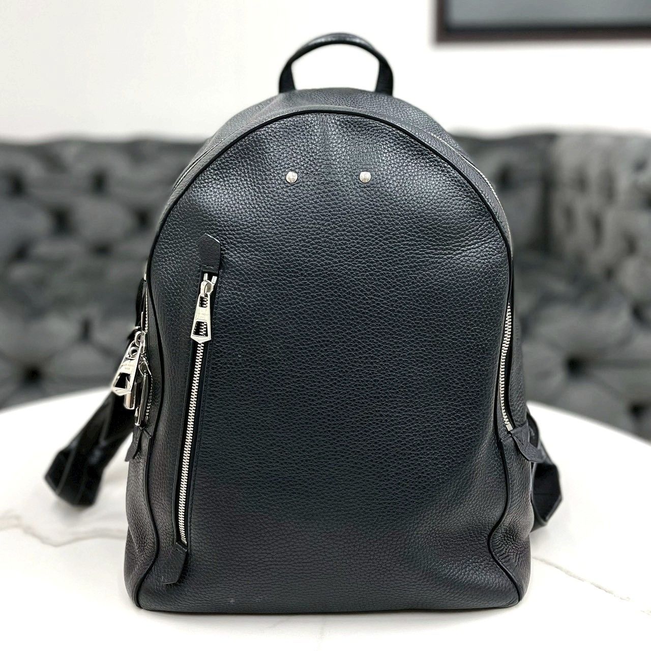 ルイヴィトン アルマンド 黒 トリヨン リュック 2019年