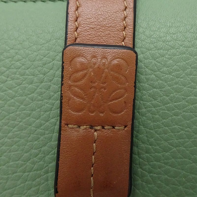 ロエベ 二つ折り財布