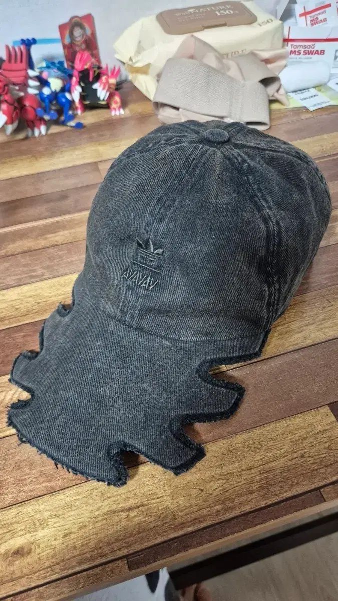 アディダス x アヴァバブ スラッシュド キャップ ブラック