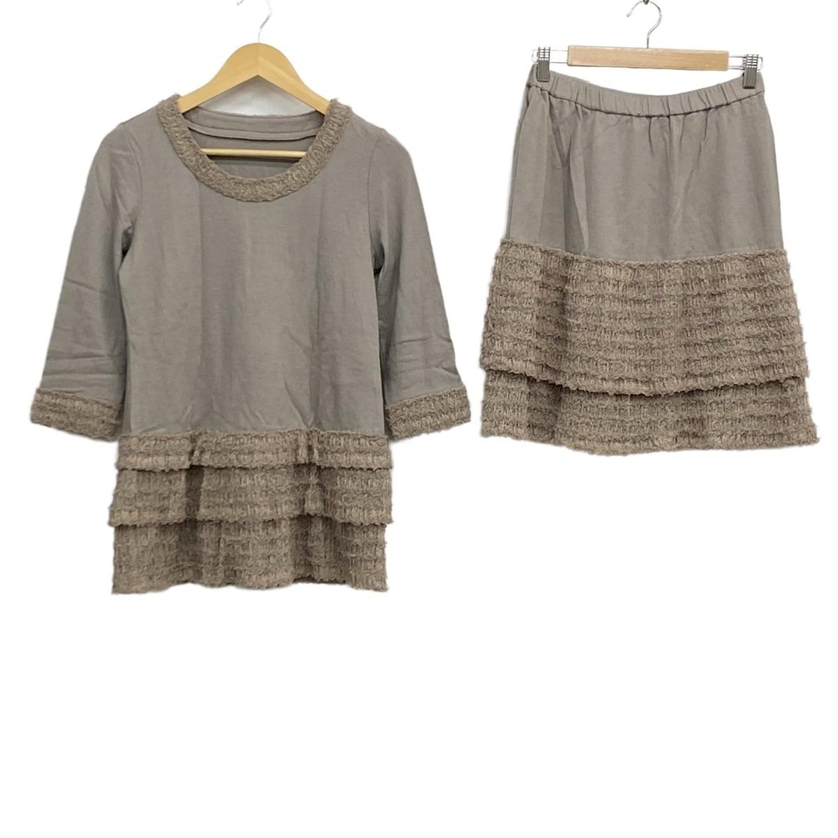 INGEBORG インゲボルグ スカートセットアップ レディース - グレーベージュ×ベージュ レース|フリル