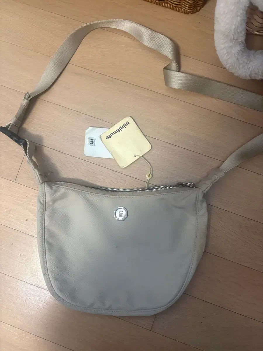 MINITMUTE クローウェスト ベージュ