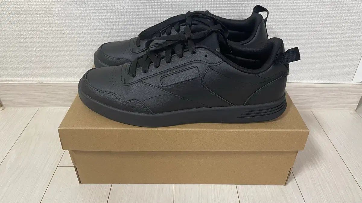 無印良品xリーボック コラボスニーカー 270 - メルカリ